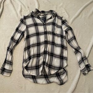 American Eagle Outfitters Black and White Plaid Button Down Shirt